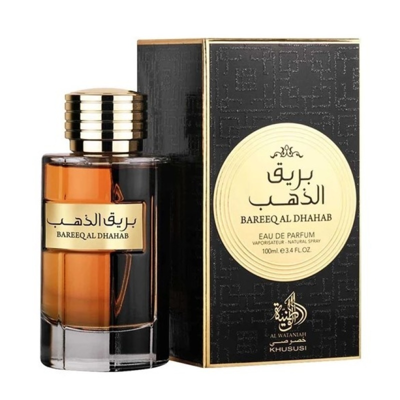 Al Wataniah Bareeq Al Dhahab klinkt als een heerlijk parfum dat pure luxe belooft! De combinatie van zon, saffraan, muskus en amber suggereert een warme en weelderige geurervaring. Het idee van "zon" in de mix roept beelden op van een stralende en heldere sfeer. Dit kan worden geïnterpreteerd als een frisse en levendige noot die een gevoel van energie en vitaliteit toevoegt aan het parfum.