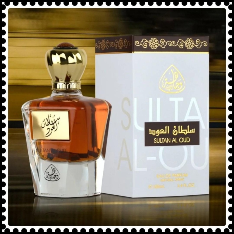 Stap in de betoverende wereld van het Midden-Oosten met Sultan Al Oud, een uitzonderlijke geur vervaardigd door het gerenommeerde merk Lattafa. Dit weelderige parfum neemt je mee op een onvergetelijke reis doordrenkt met de krachtige en intrigerende essentie van oud, waardoor het een ware sensatie is voor liefhebbers van parfum. Sultan Al Oud belichaamt de rijke en mysterieuze geur van oud, een kostbaar ingrediënt dat al eeuwenlang wordt gewaardeerd om zijn diepte en betovering. Bij elke sprankelende spritz omhult deze geur je zintuigen met zijn krachtige en bedwelmende aroma's, waardoor je wordt meegevoerd naar de exotische landschappen van het Midden-Oosten.