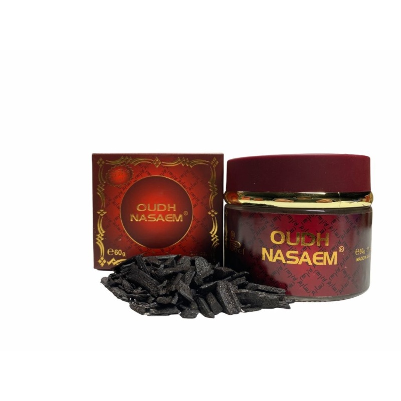 Ontdek de weergaloze kwaliteit van Oudh Nasaem. Laat je betoveren door de weelderige geur die deze bakhour biedt. Met Oudh Nasaem ervaar je een harmonieuze combinatie van verfijning en klasse.
